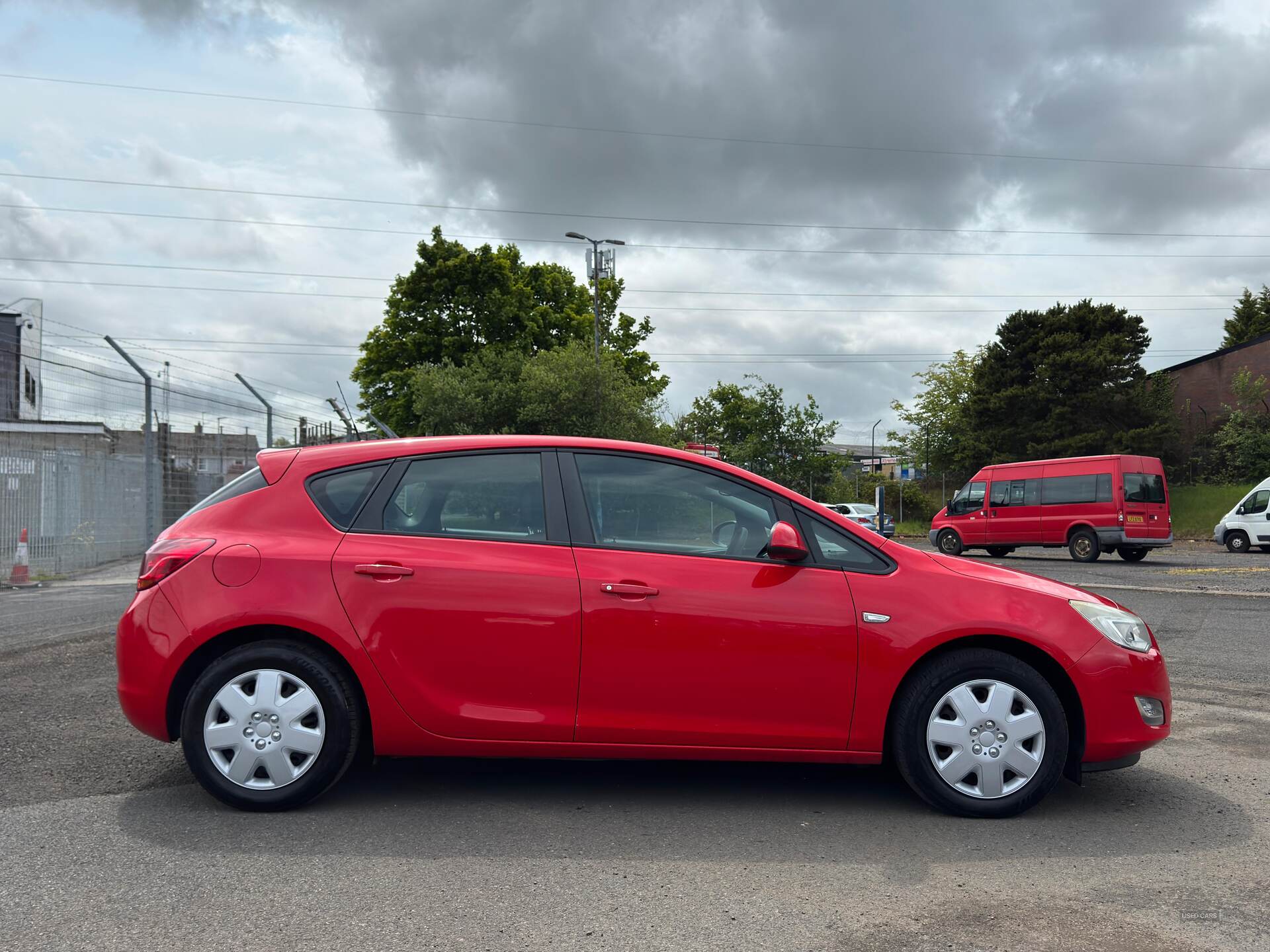 Apr 2011 Vauxhall Astra 1.7 CDTi 16V ecoFLEX Exclusiv 5dr