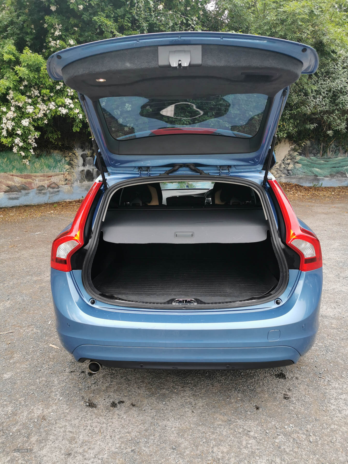 Jul 2013 Volvo V60 D4 [163] SE 5dr
