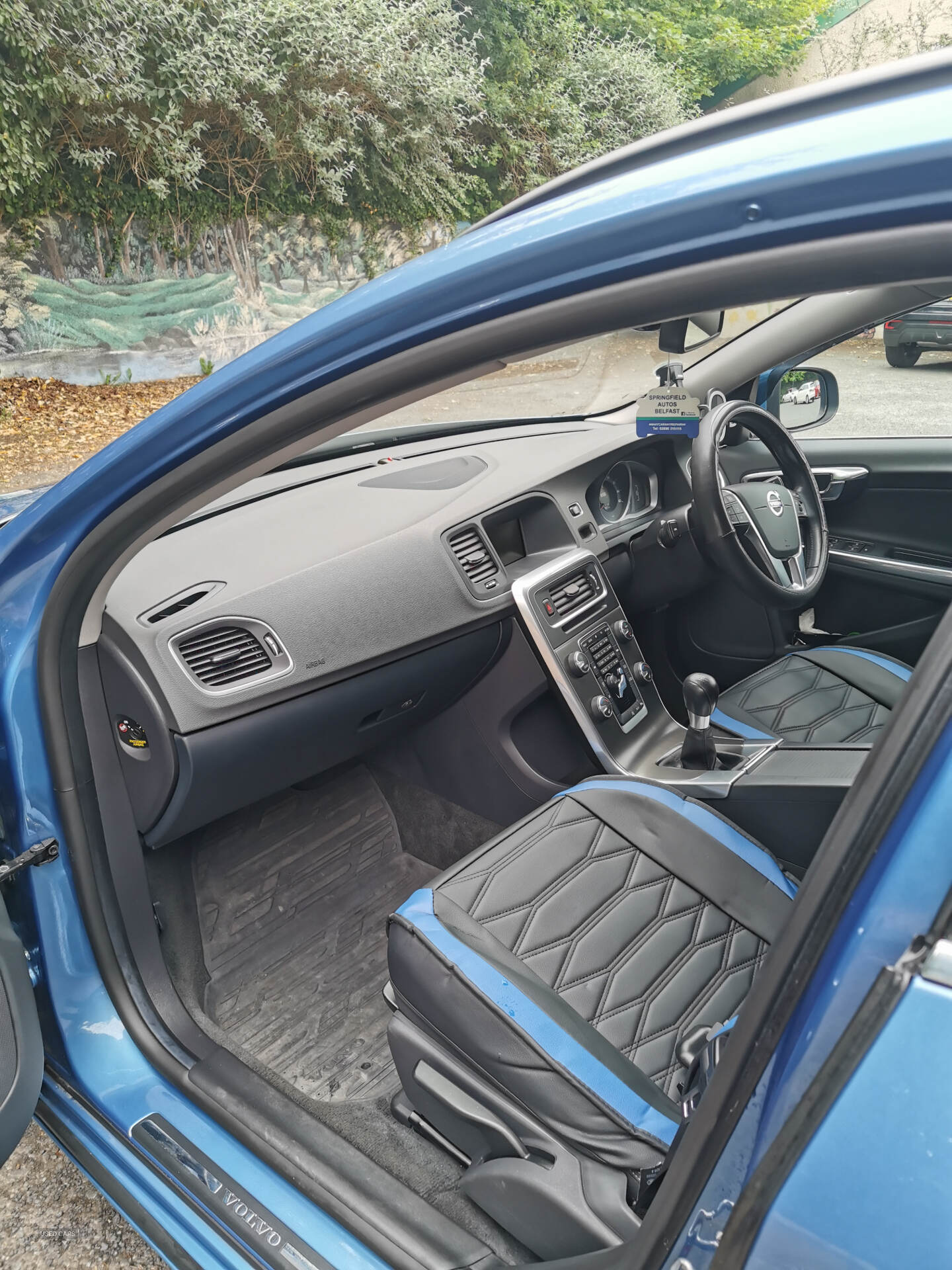 Jul 2013 Volvo V60 D4 [163] SE 5dr