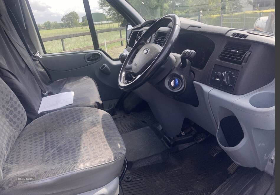 Dec 2011 Ford Transit Medium Roof Van Trend TDCi 115ps