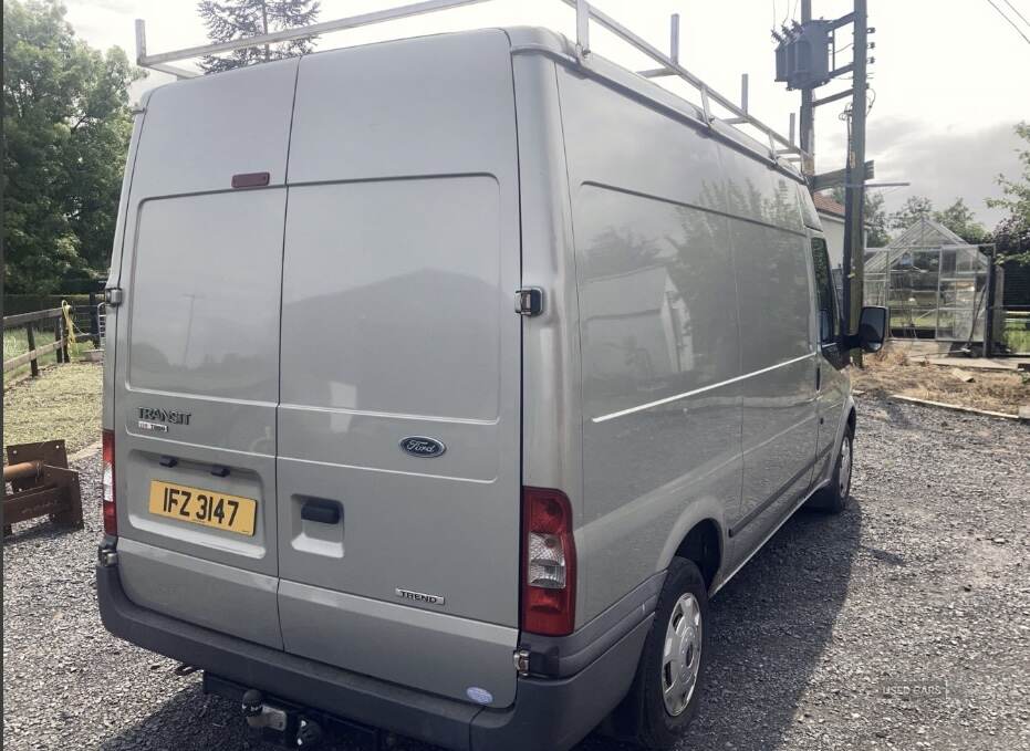 Dec 2011 Ford Transit Medium Roof Van Trend TDCi 115ps