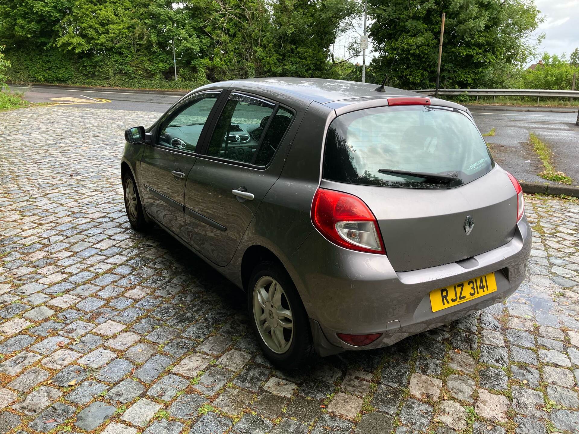 Mar 2010 Renault Clio 1.2 16V Expression 5dr