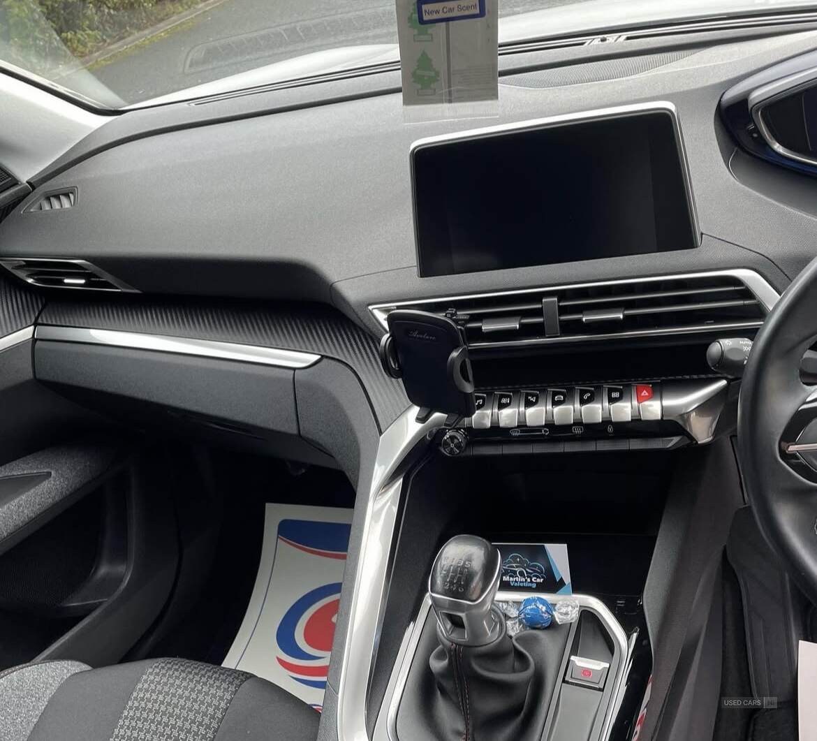 Jan 2019 Peugeot 5008 1.5 BlueHDi Active 5dr