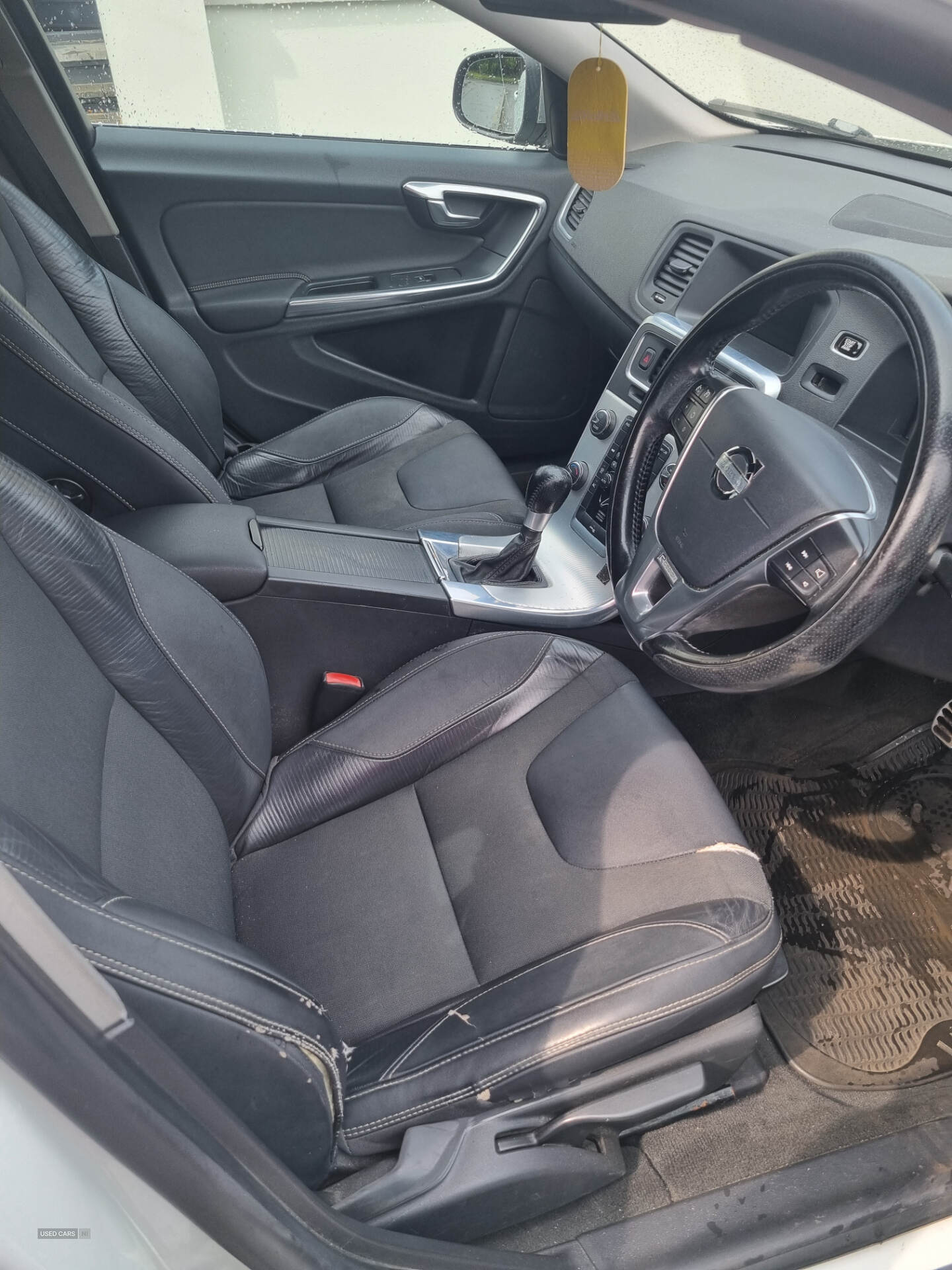Jun 2012 Volvo V60 DRIVe [115] R DESIGN 5dr