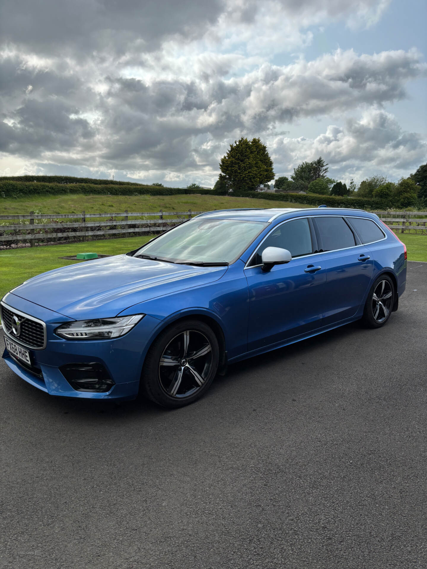 Oct 2018 Volvo V90 2.0 D4 R DESIGN 5dr Geartronic