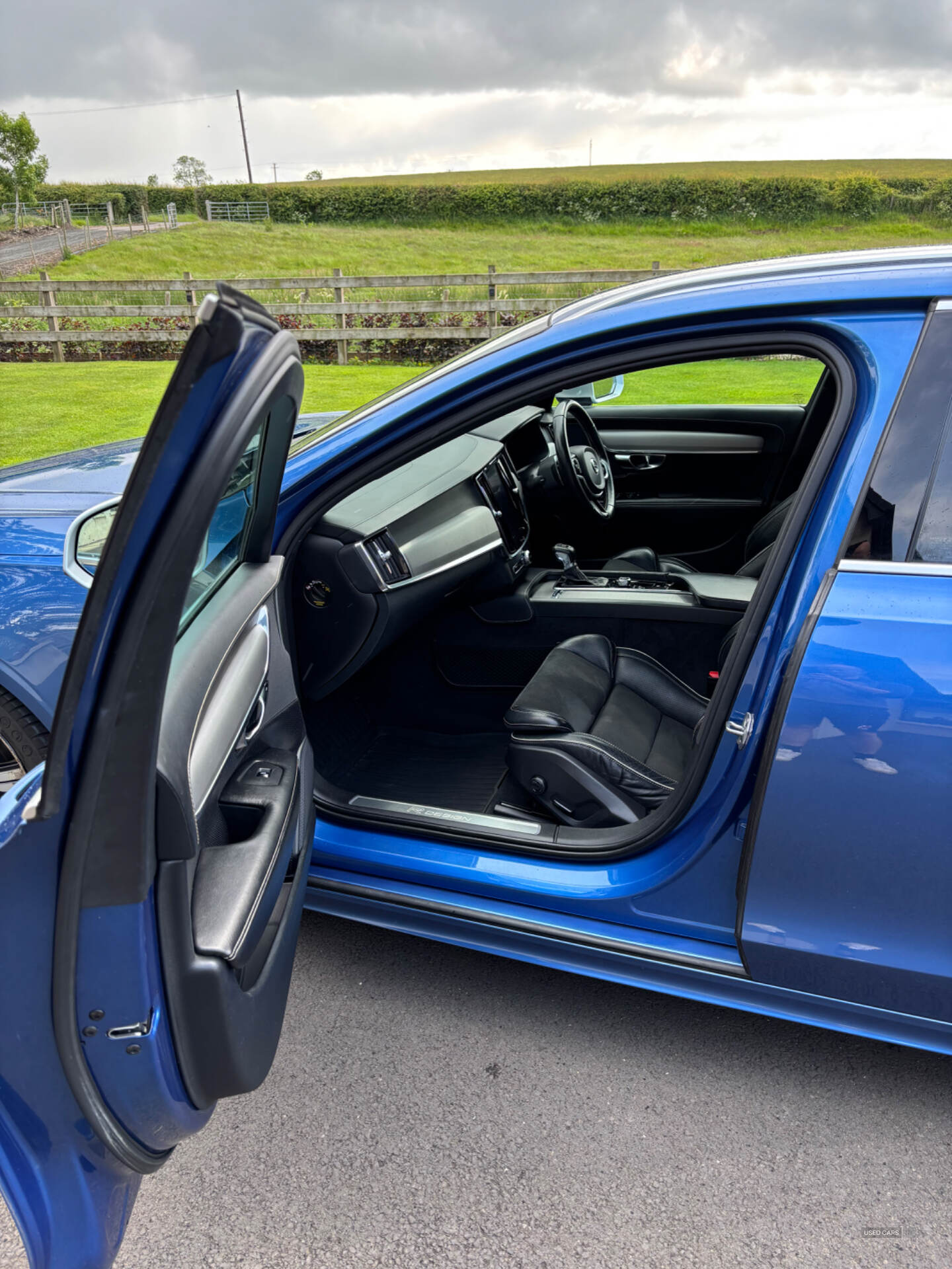 Oct 2018 Volvo V90 2.0 D4 R DESIGN 5dr Geartronic