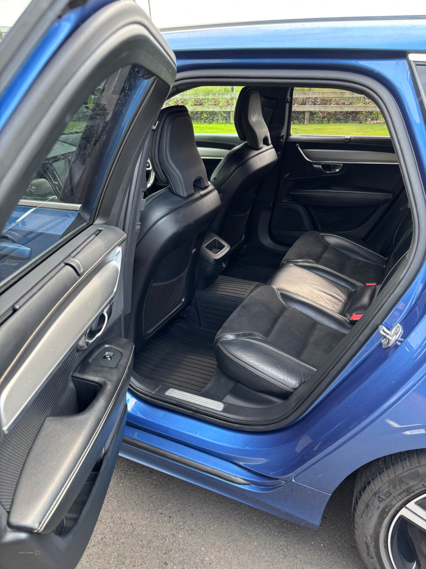 Oct 2018 Volvo V90 2.0 D4 R DESIGN 5dr Geartronic