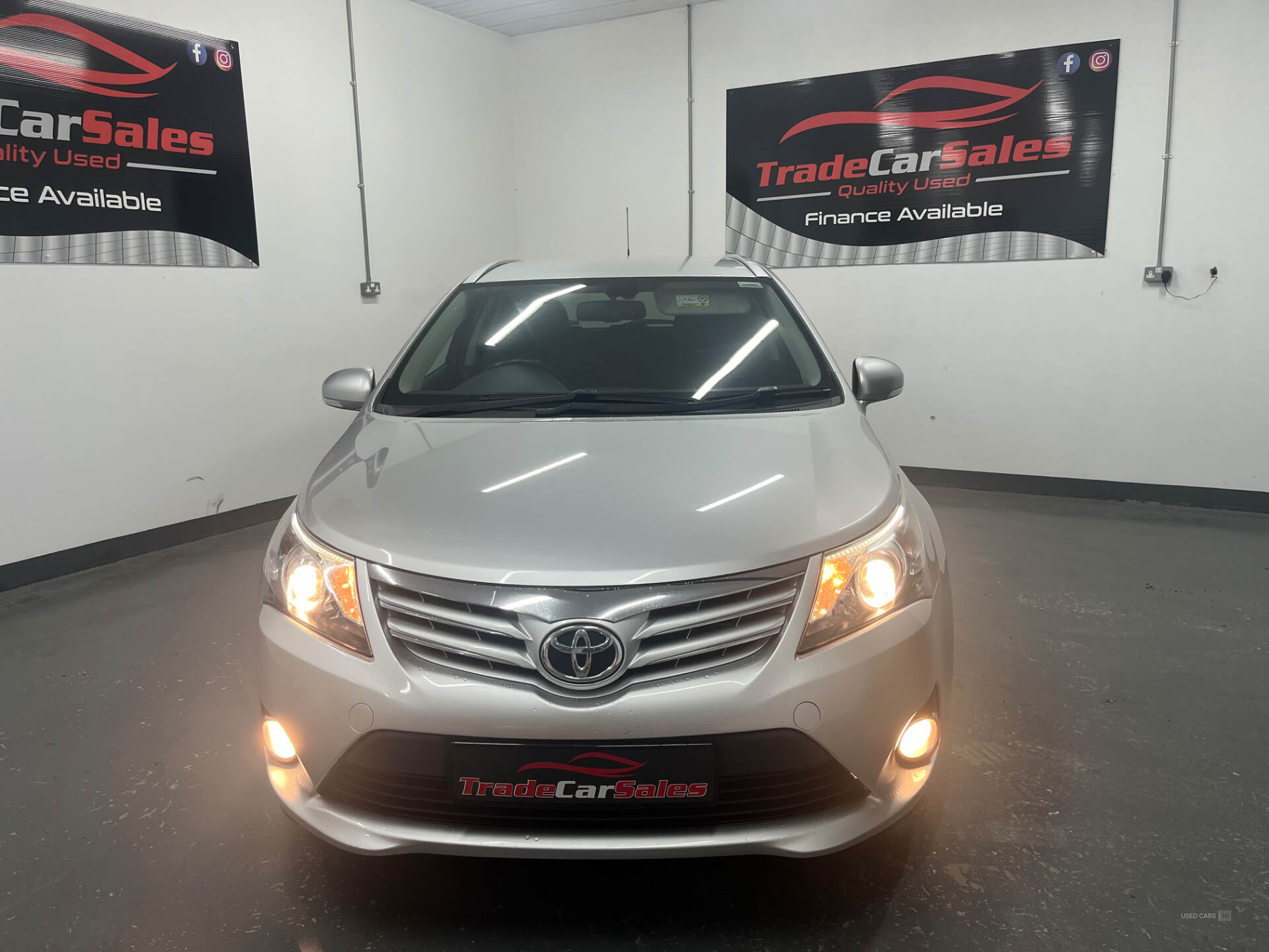 May 2015 Toyota Avensis 2.0 D-4D Icon Business Edition 5dr