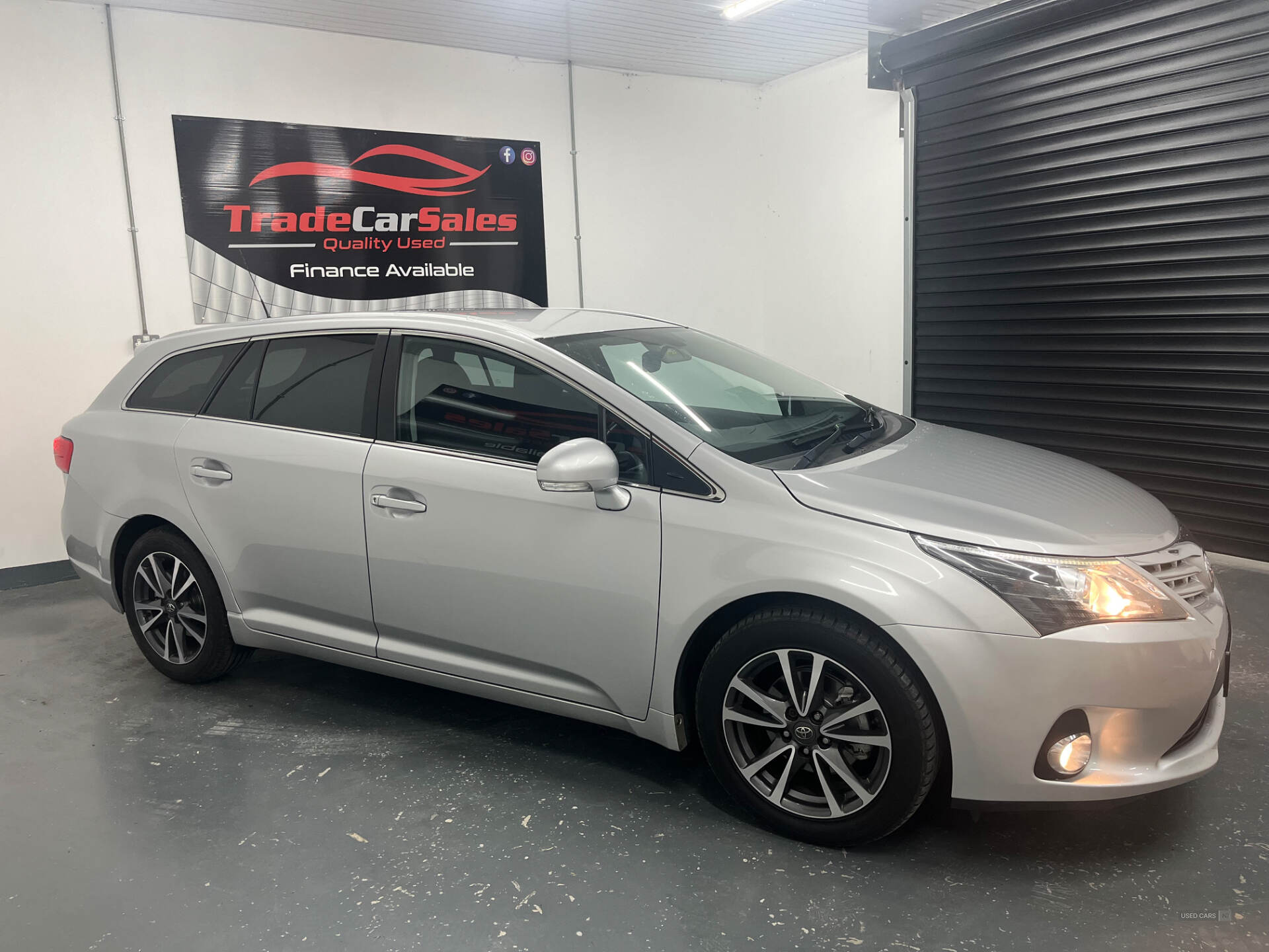 May 2015 Toyota Avensis 2.0 D-4D Icon Business Edition 5dr