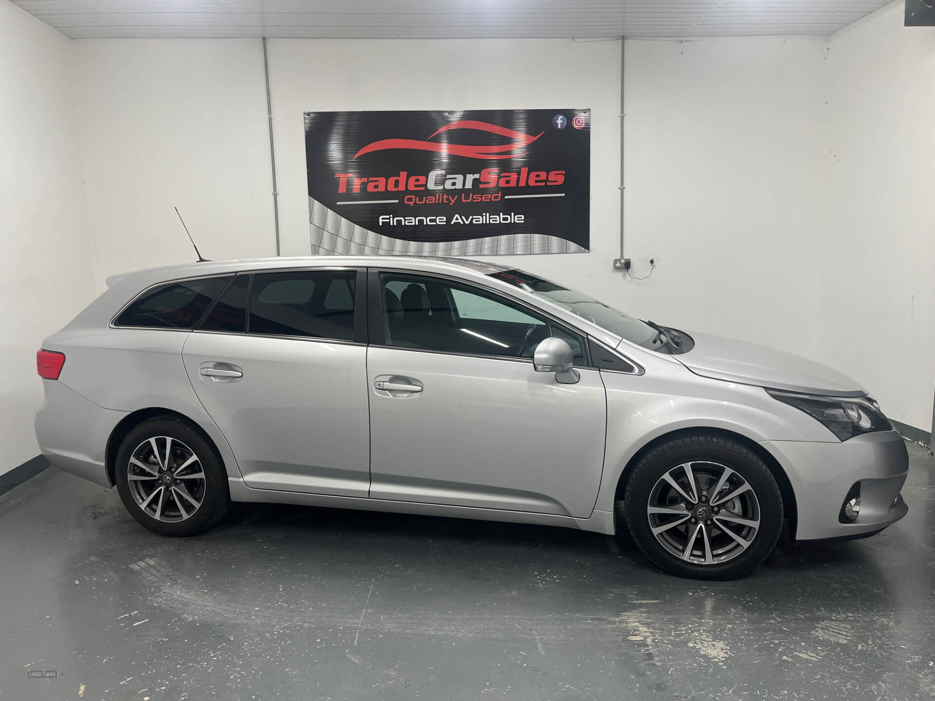 May 2015 Toyota Avensis 2.0 D-4D Icon Business Edition 5dr