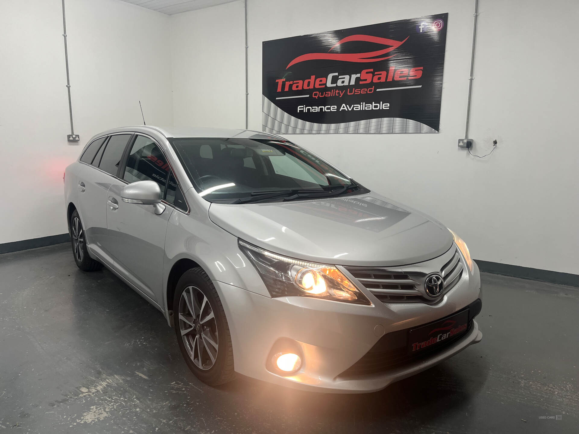 May 2015 Toyota Avensis 2.0 D-4D Icon Business Edition 5dr