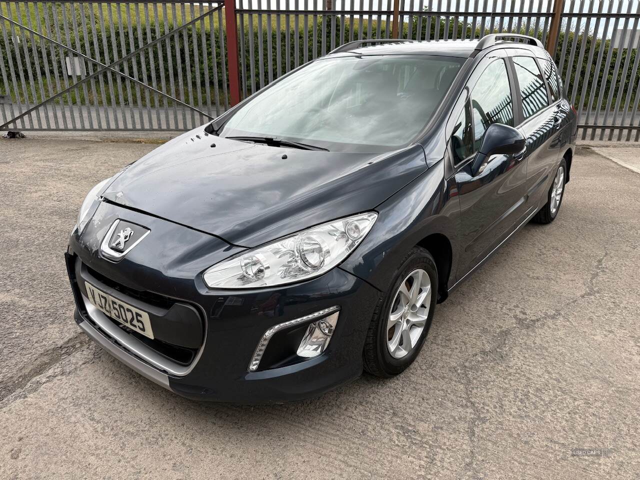 Dec 2013 Peugeot 308 1.6 e-HDi 115 Access 5dr