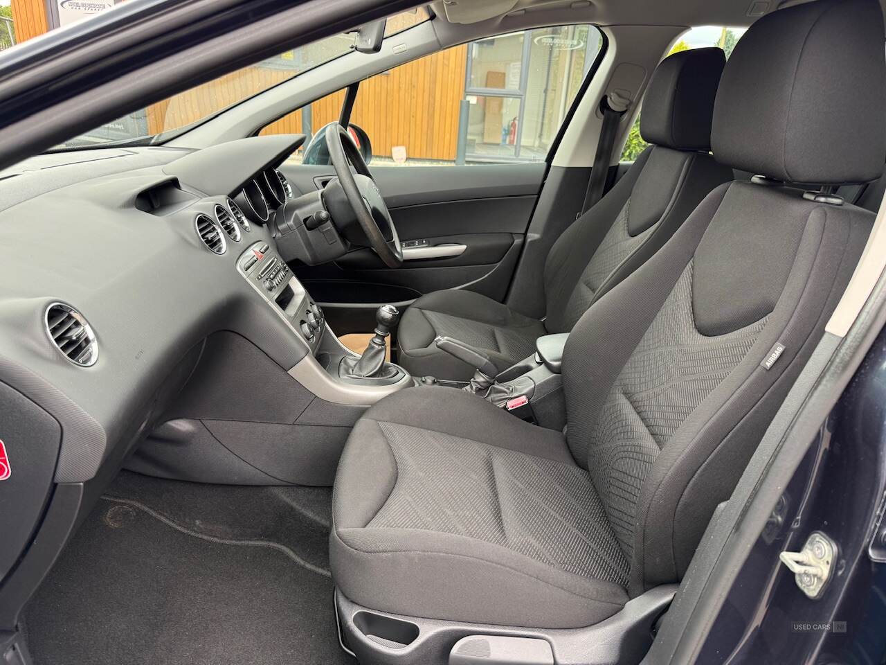 Dec 2013 Peugeot 308 1.6 e-HDi 115 Access 5dr