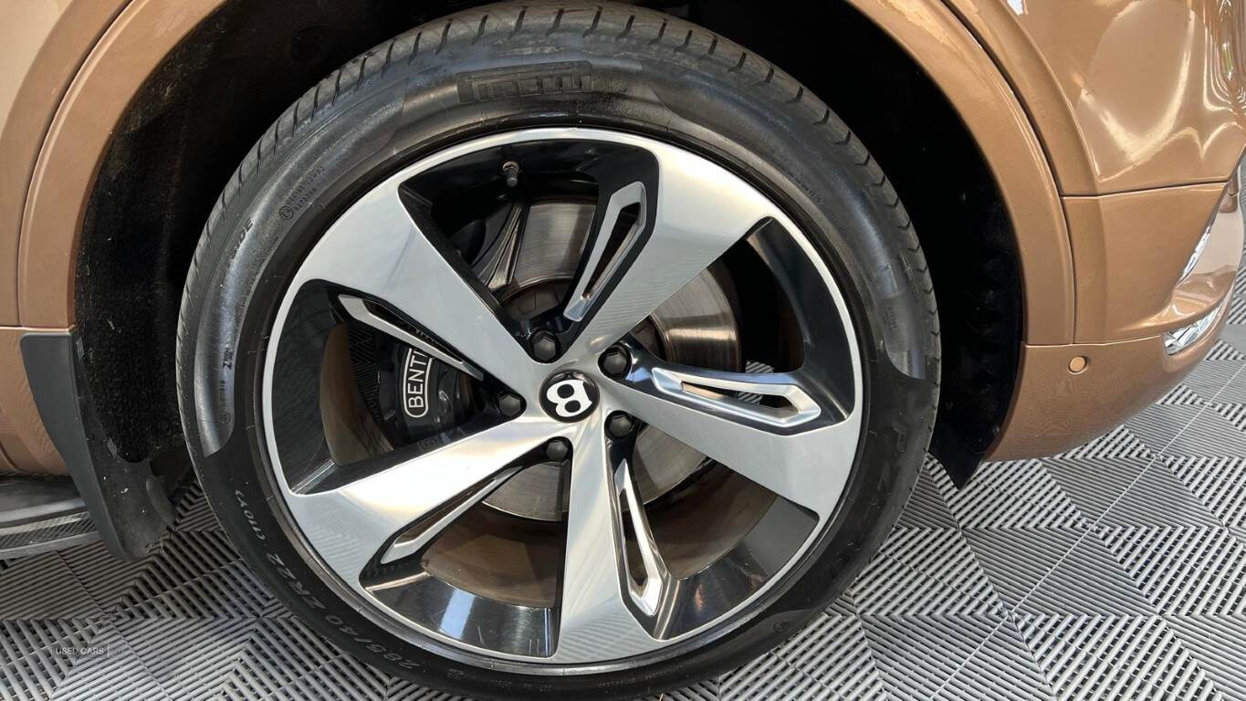  2016 Bentley Bentayga Base
