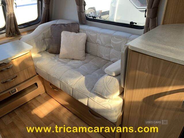  2014 Lunar Clubman SB, Twin Fixed Beds