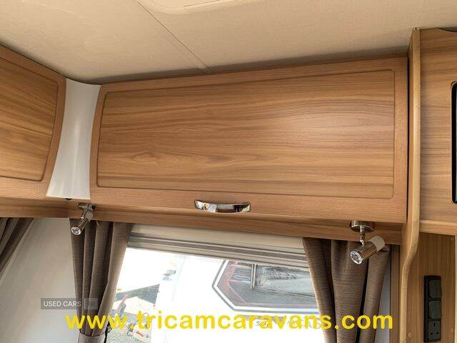  2014 Lunar Clubman SB, Twin Fixed Beds