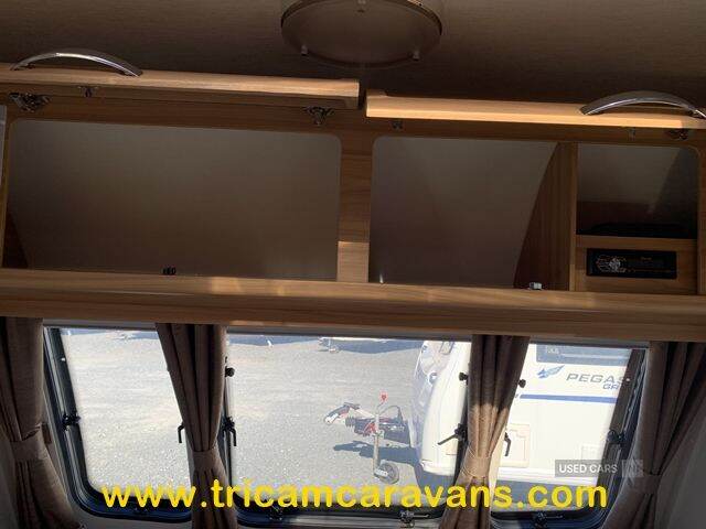  2014 Lunar Clubman SB, Twin Fixed Beds