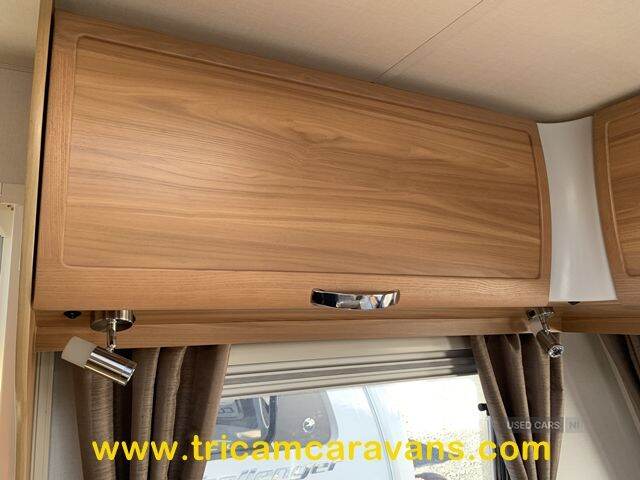  2014 Lunar Clubman SB, Twin Fixed Beds