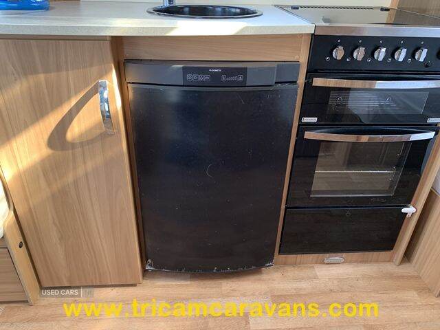  2014 Lunar Clubman SB, Twin Fixed Beds