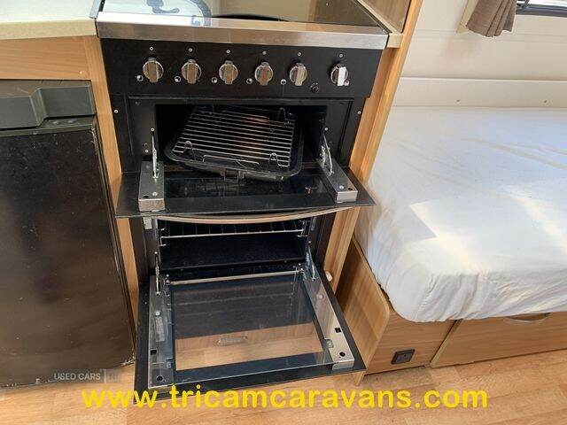  2014 Lunar Clubman SB, Twin Fixed Beds