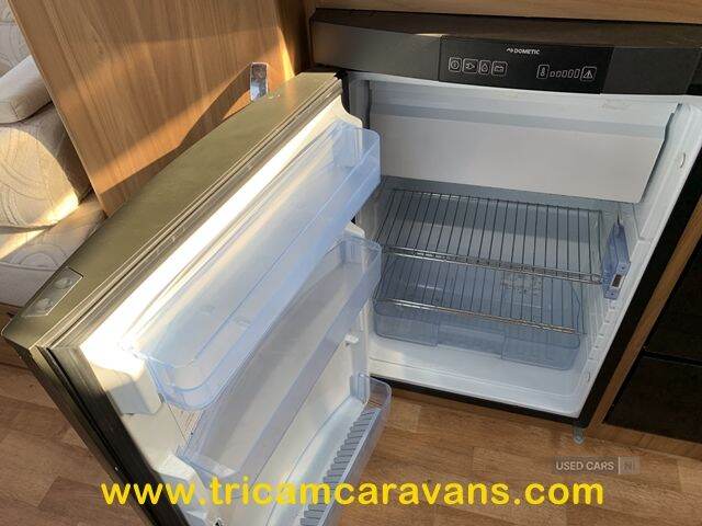  2014 Lunar Clubman SB, Twin Fixed Beds