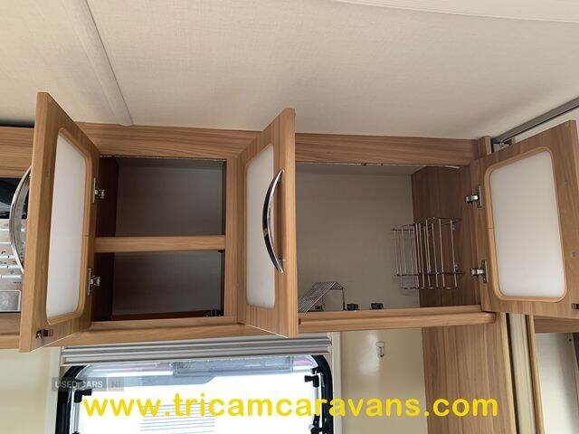  2014 Lunar Clubman SB, Twin Fixed Beds