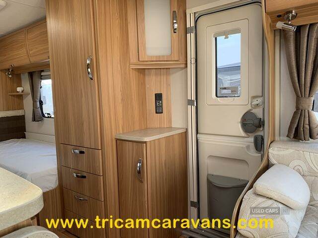  2014 Lunar Clubman SB, Twin Fixed Beds