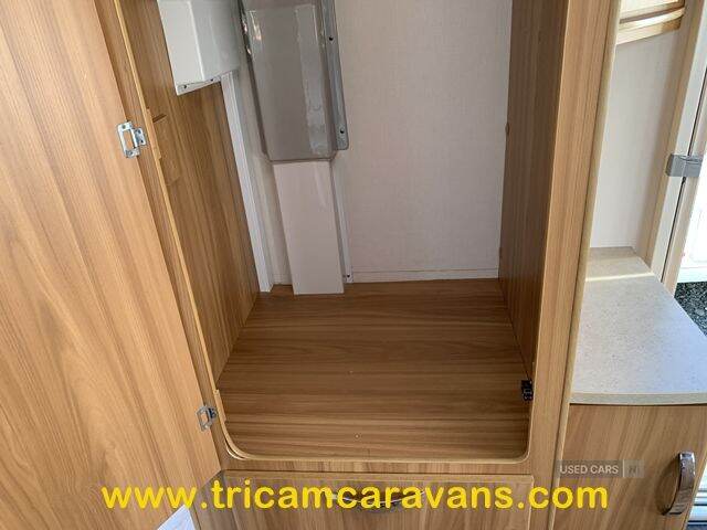  2014 Lunar Clubman SB, Twin Fixed Beds