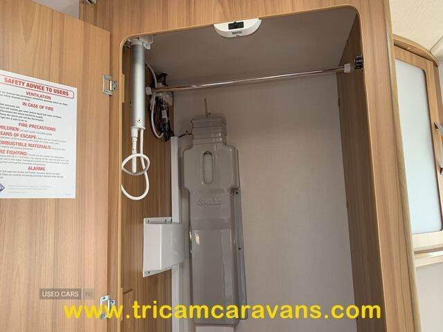  2014 Lunar Clubman SB, Twin Fixed Beds