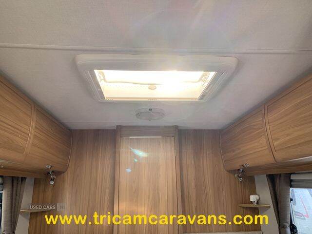  2014 Lunar Clubman SB, Twin Fixed Beds