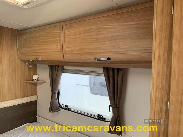  2014 Lunar Clubman SB, Twin Fixed Beds