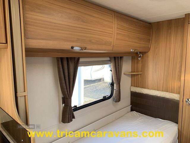  2014 Lunar Clubman SB, Twin Fixed Beds