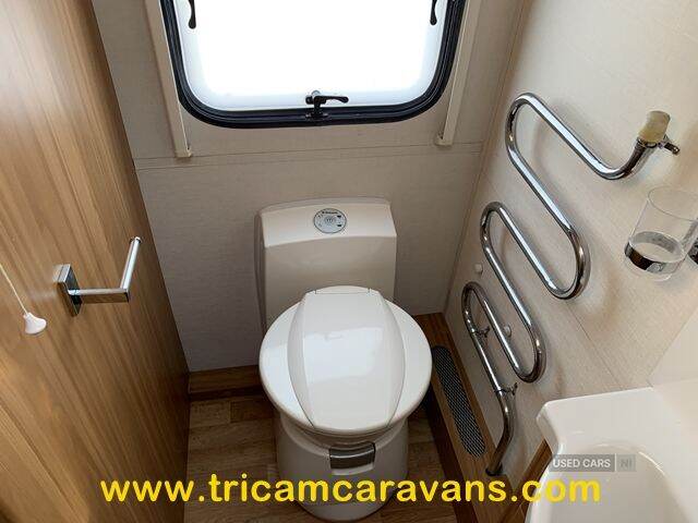  2014 Lunar Clubman SB, Twin Fixed Beds