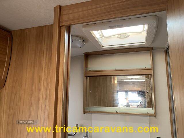  2014 Lunar Clubman SB, Twin Fixed Beds
