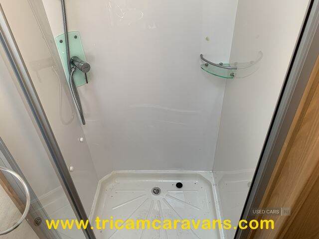  2014 Lunar Clubman SB, Twin Fixed Beds