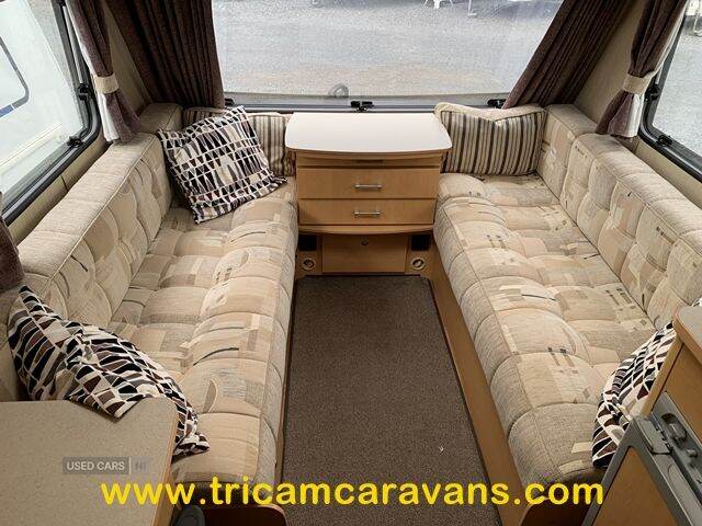 2010 Elddis Elusion 452/2, Lightweight and Compact
