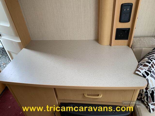 2010 Elddis Elusion 452/2, Lightweight and Compact