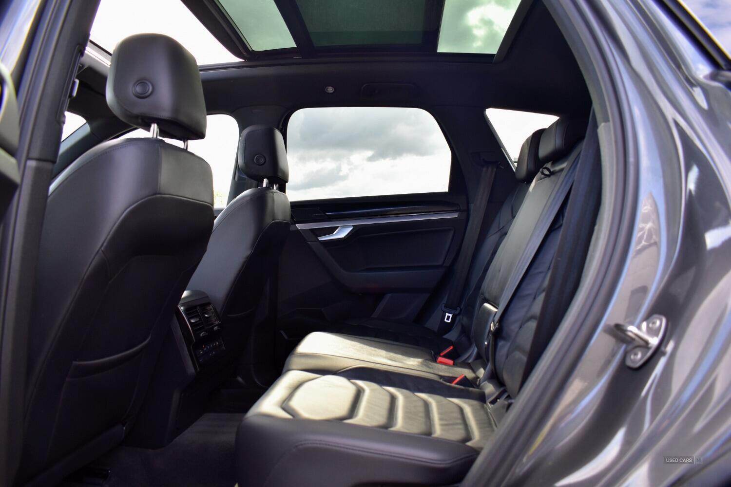 2019 Volkswagen Touareg 3.0 TDI V6 R-Line