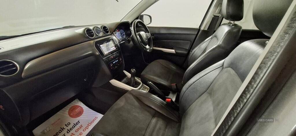 Oct 2015 Suzuki Vitara 1.6 SZ5 5dr