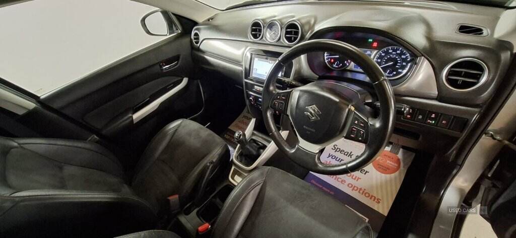 Oct 2015 Suzuki Vitara 1.6 SZ5 5dr