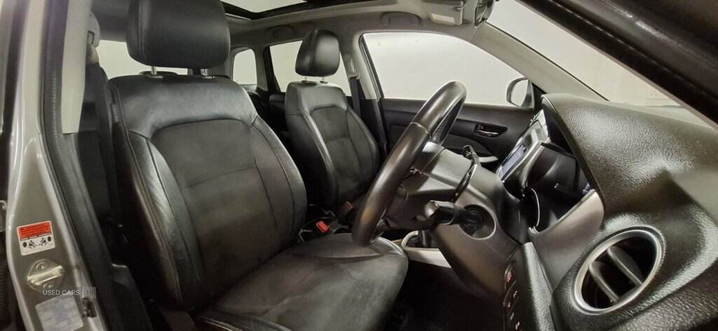 Oct 2015 Suzuki Vitara 1.6 SZ5 5dr