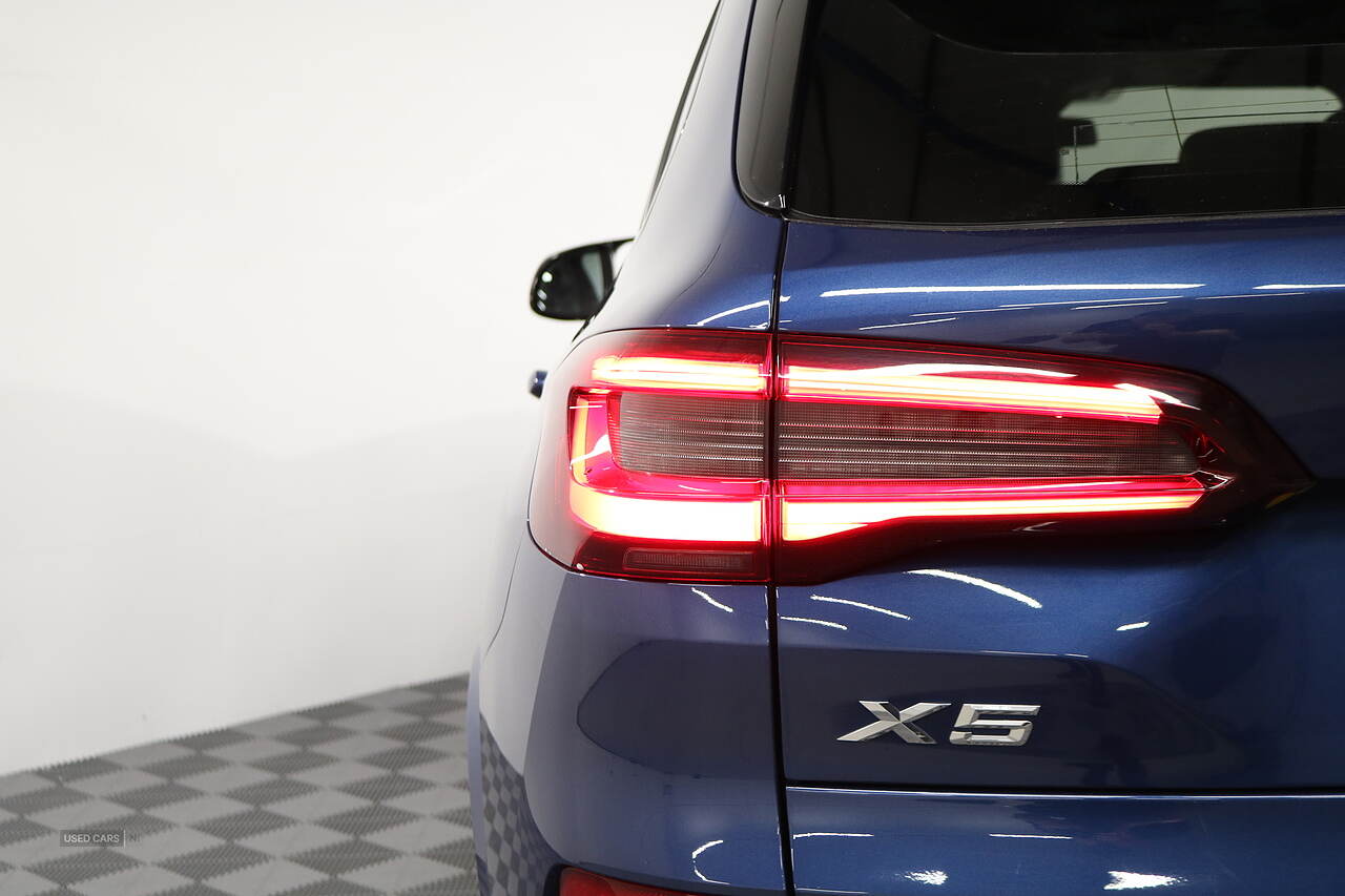 Feb 2022 BMW X5 xDrive30d MHT M Sport 5dr Auto