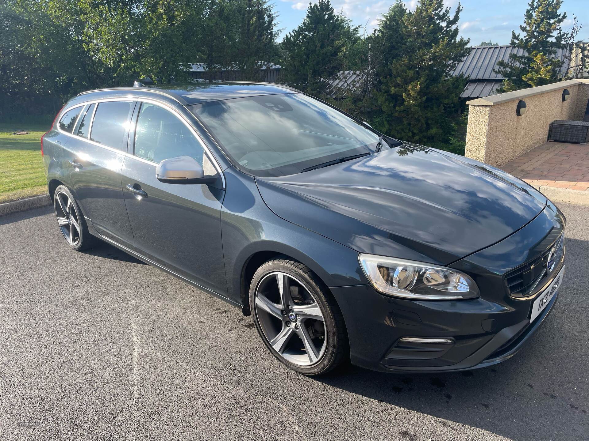 Jan 2015 Volvo V60 D4 [181] R DESIGN Nav 5dr Geartronic