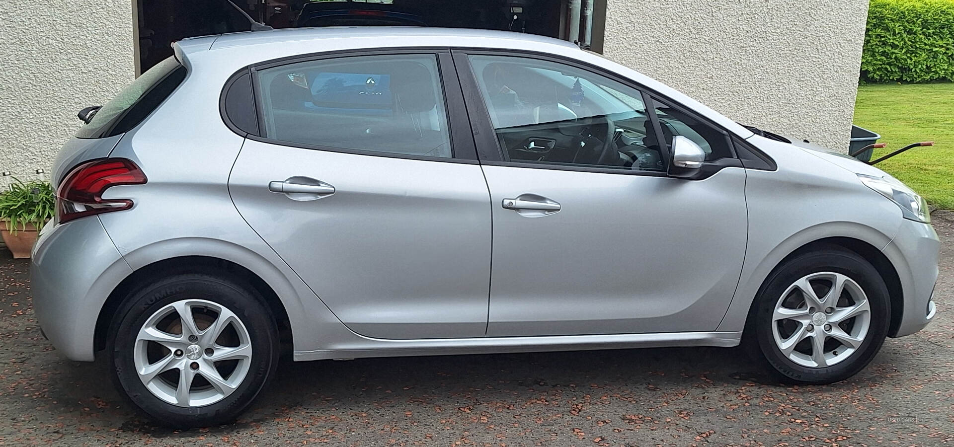 Oct 2015 Peugeot 208 1.6 BlueHDi Active 5dr