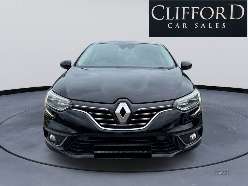 2017 Renault Megane 1.6 dCi Signature Nav Hatchback 5dr Diesel Manual Euro 6 (s/s) (130 ps)