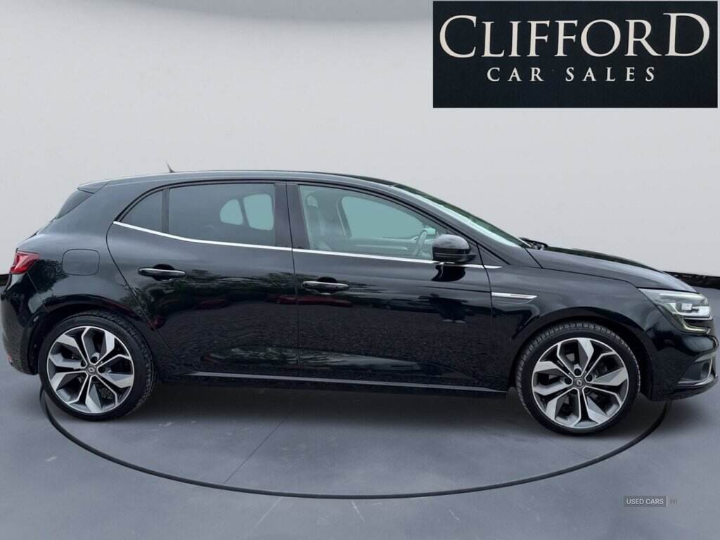 2017 Renault Megane 1.6 dCi Signature Nav Hatchback 5dr Diesel Manual Euro 6 (s/s) (130 ps)