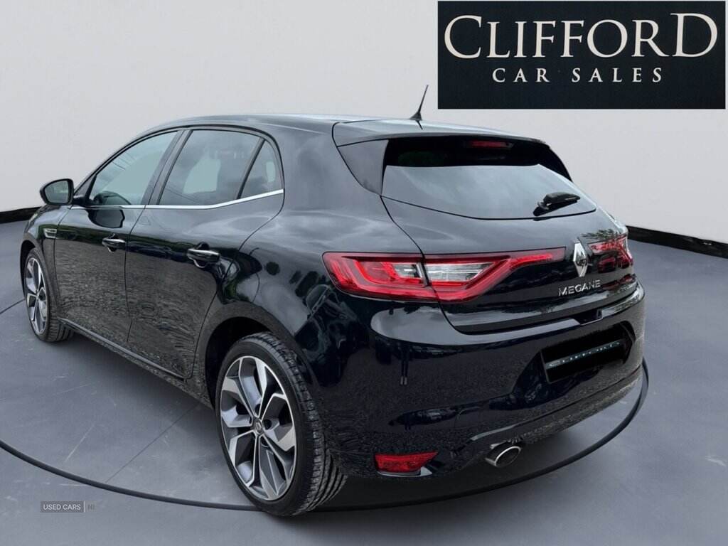 2017 Renault Megane 1.6 dCi Signature Nav Hatchback 5dr Diesel Manual Euro 6 (s/s) (130 ps)