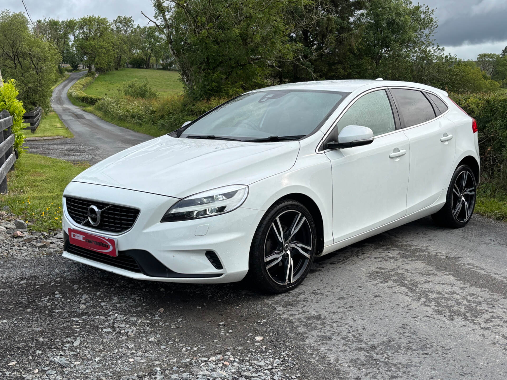 Jul 2017 Volvo V40 D2 [120] R DESIGN Pro 5dr