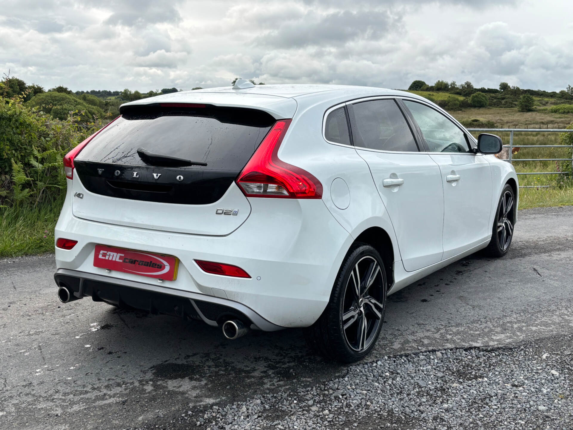 Jul 2017 Volvo V40 D2 [120] R DESIGN Pro 5dr