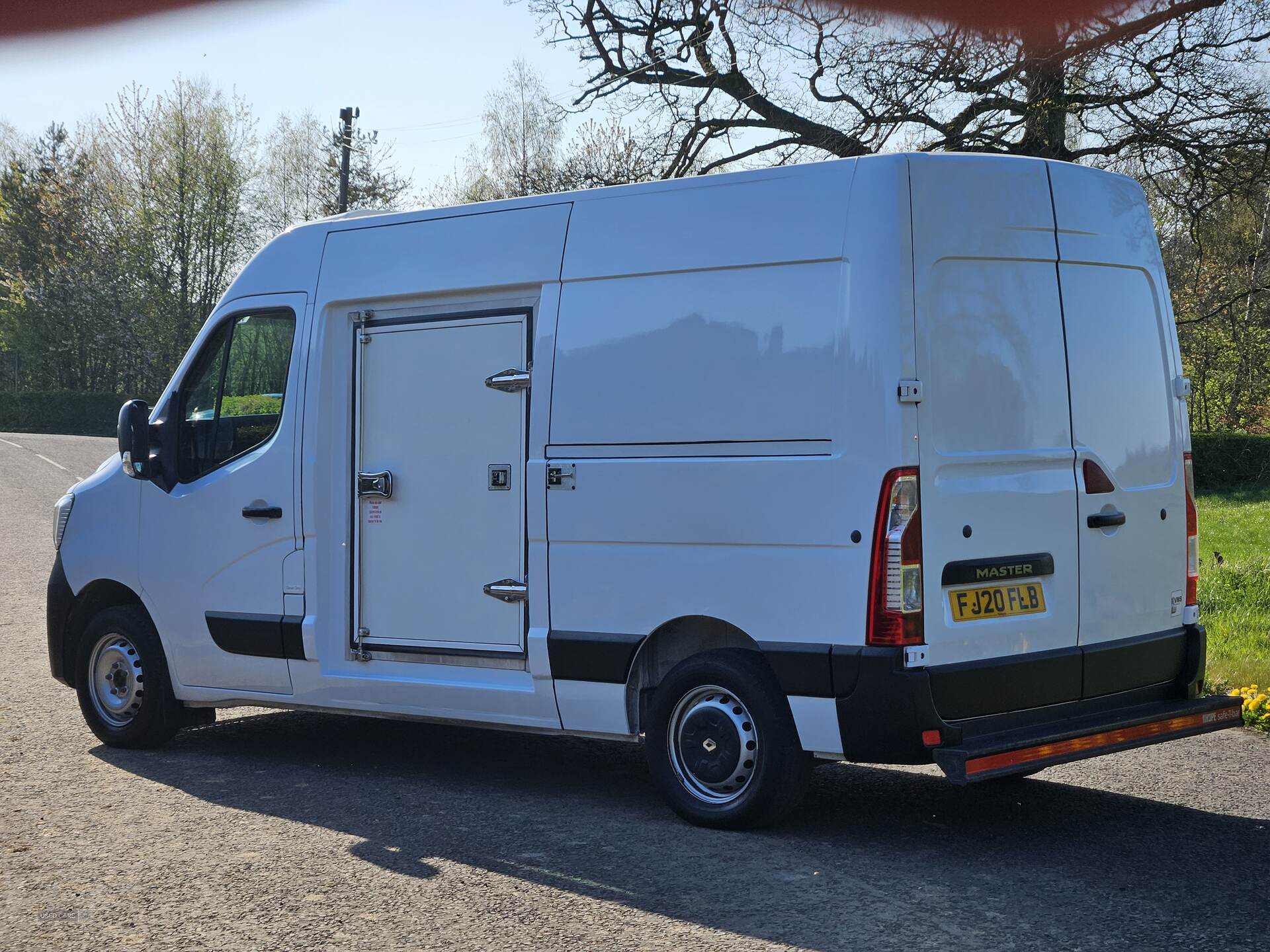 Jul 2020 Renault Master MM35dCi 135 Business Medium Roof Van